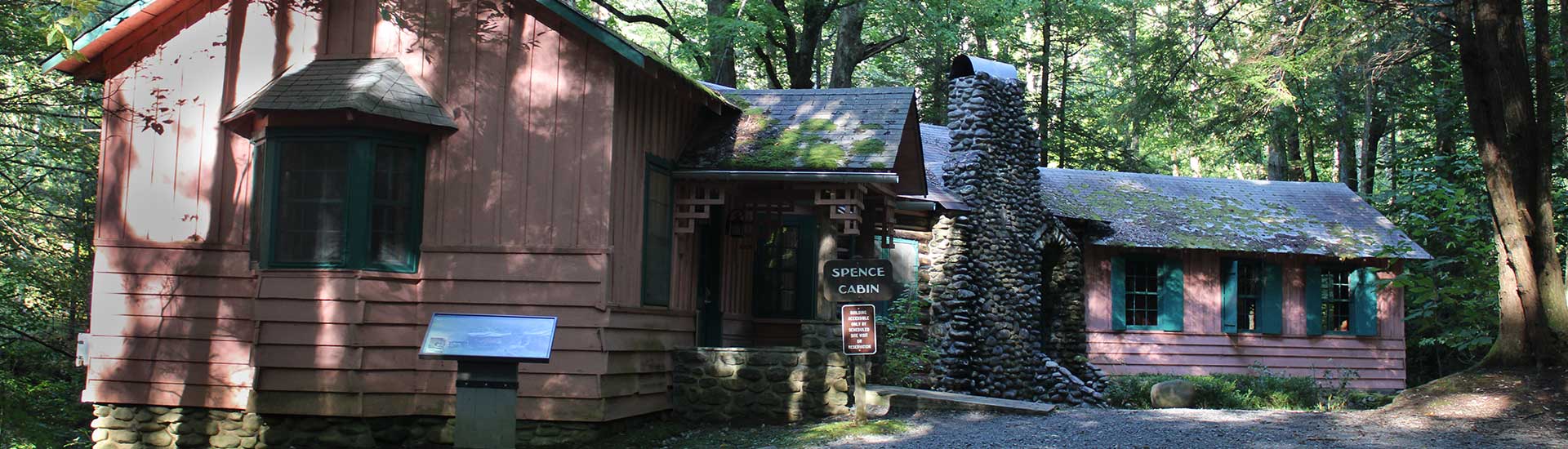 Spence Cabin River Lodge in the Elkmont Historic District, Great Smoky Mountains National Park near Gatlinburg, TN.