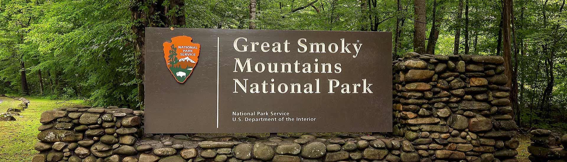 Great Smoky Mountains National Park sign at the Gatlinburg entrance to the Great Smoky Mountains, TN.