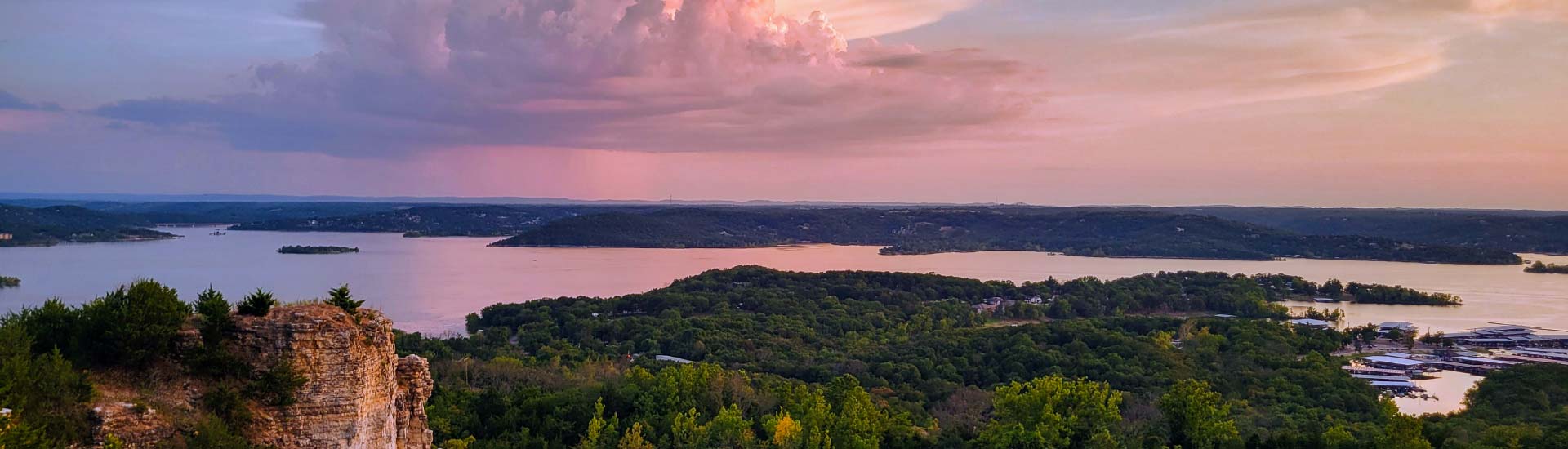 Lakes & Landmarks Branson Sunset Tour | Pink Jeep Tours