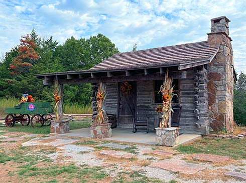 Pink Jeep Tours Branson Baird Mountain Cabin decorated for the autumn season.